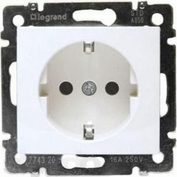 Розетка Legrand Valena 2К+З, 16А, 250В (774420) Розетка Legrand Valena 2К+З, 16А, 250В (774420)