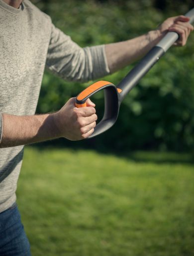 Лопата совкова  Fiskars Xact, 130см, 2кг (1003688)