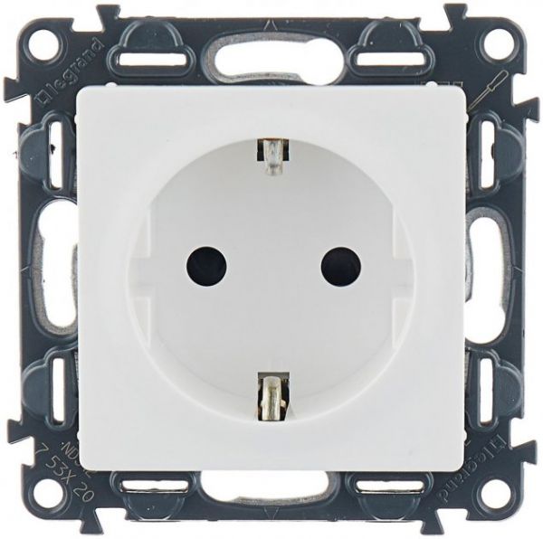 Розетка Legrand Valena Life 2К+З, 16А, 250В, Біла (753421) Розетка Legrand Valena Life 2К+З, 16А, 250В, Біла (753421)