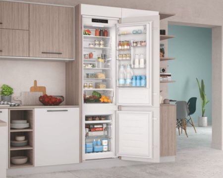 Встраиваемый холодильник Indesit INC20T321EU